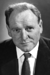 Slika glumca Bernard Lee