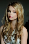 Slika glumca Izabella Miko
