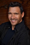 Slika glumca Adrian Paul