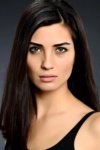 Slika glumca Tuba Büyüküstün