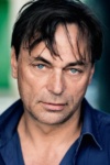 Slika glumca Peter Benedict