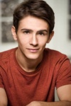 Slika glumca Brady Hender