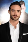 Slika glumca Joshua Sasse