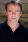 Slika glumca Richard Harrington