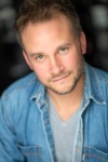 Slika glumca Adam Thomas