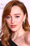 Slika glumca Phoebe Dynevor