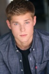 Slika glumca Mason Dye
