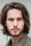 Slika glumca Aaron Chartrand