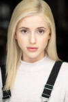 Slika glumca Skylar Radzion
