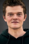 Slika glumca Robert Aramayo