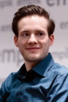 Slika glumca Adrian Zaremba