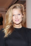 Slika glumca Toni Garrn