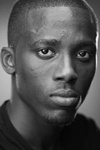 Slika glumca Bayo Gbadamosi