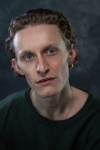 Slika glumca Adam Young