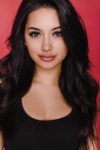 Slika glumca Kayla Heller