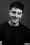 Slika glumca Tom Lewis