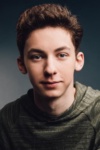 Slika glumca Andrew Barth Feldman