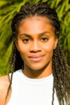 Slika glumca Nia Deacon