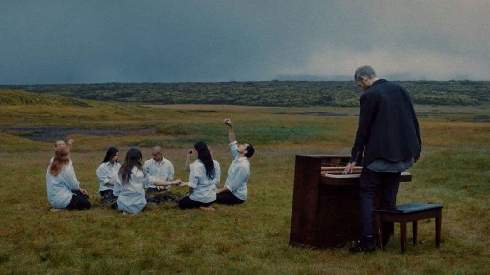 Pozadina za film When We Are Born